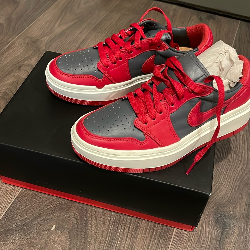 NW Brand New Nike Women’s Jordan Elevate Red and Gray size 6.5